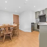 3 Dixon Ground,