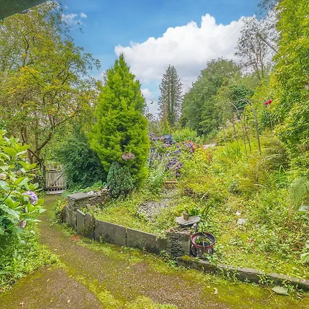 3 Dixon Ground, * Coniston